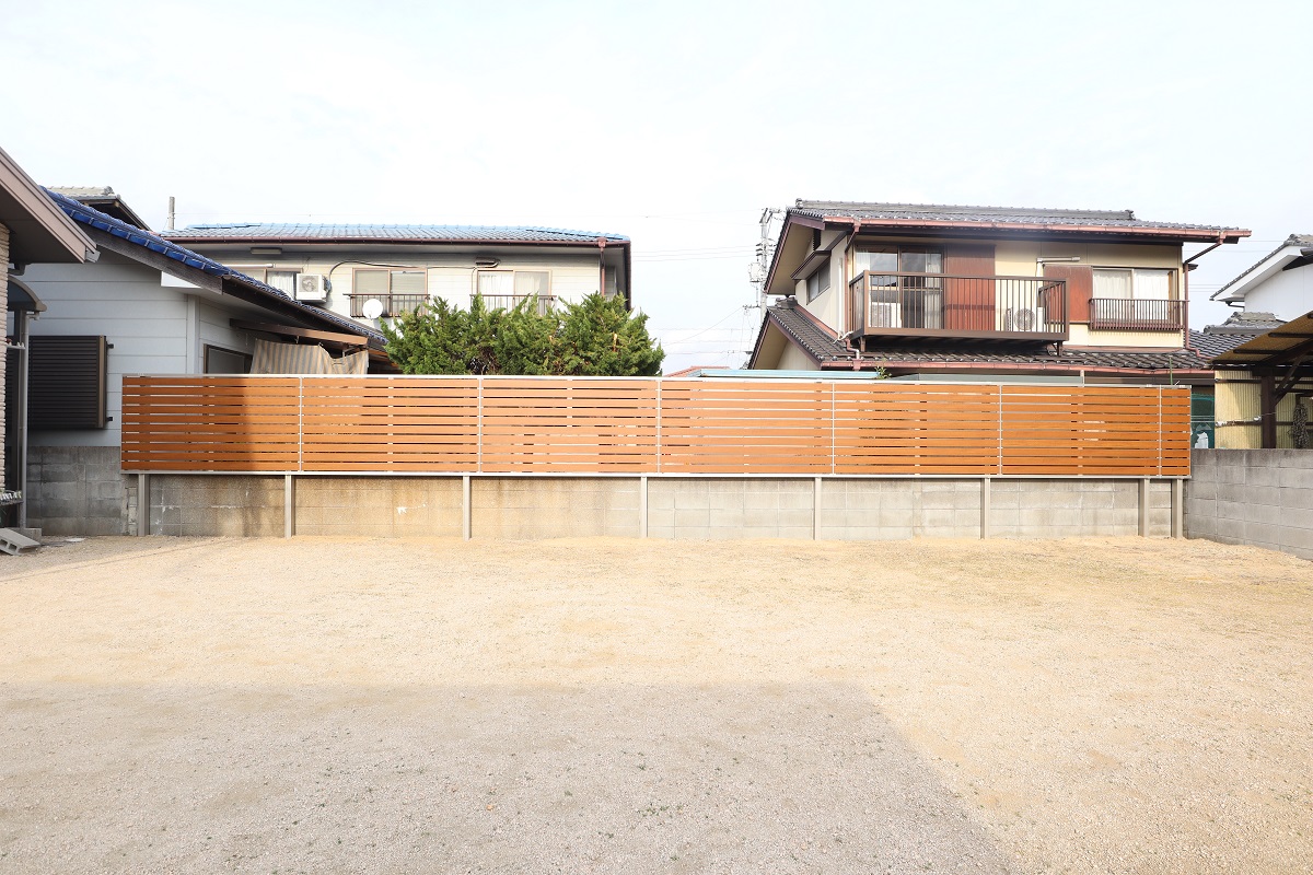 岡山県浅口郡里庄町・S様邸(積水ハウス) 目隠しフェンス新設・アップゲート取り替え工事